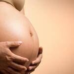 © femme enceinte - libre de droit