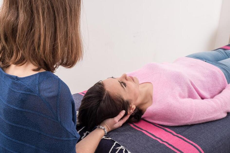 © Réflexologie Auriculaire - Kinésiologie - Massage Chi Nei Tsang - Florence Gaide - Physca Photograpie