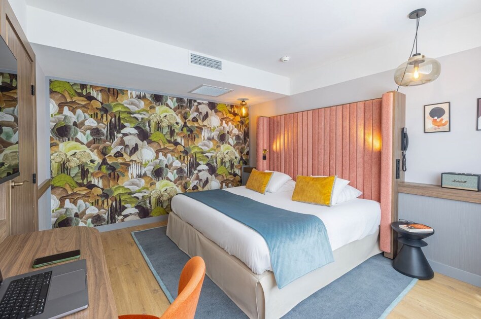 © Suite New Style Golden Tulip - Damien Blanchard