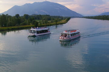 © Cruises from Lavours with Bateaucanal - Bateaucanal