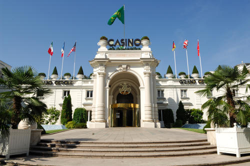 Facade du casino grand cercle à Aix les Bains - crédit photo OTI Aix Riviera G. Lansard