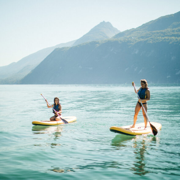 Paddle entre amies sur le Lac du Bourget - crédit photo Baptiste Dulac - Header activités nautiques